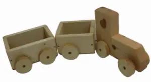 רכבת קטנה מעץ
